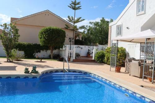 Lovely 3 Bedroom Villa In Campasol