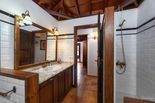 Lightbooking Los Morales Villa De Mazo Con Piscina