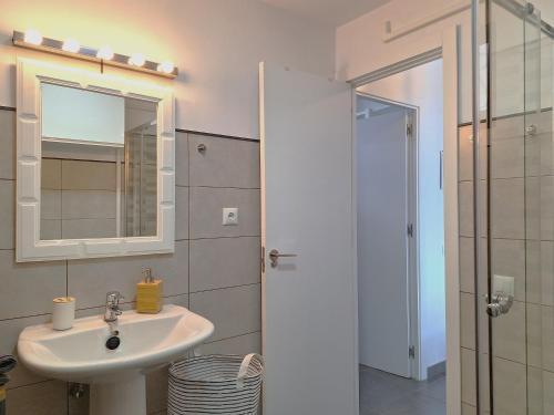 2 Bedroom Apartment Yumbo 1