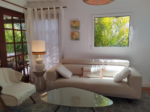 Bungalow Tropical Con Aire Acondicionado