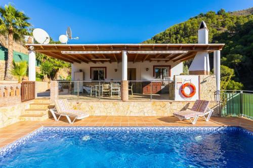 Villa Cecilia Large Private Pool AC Wifi