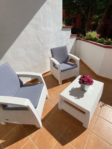 Luxury Beach Side Apartment In Marbella Playa