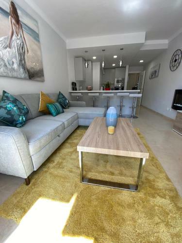 Luxury Beach Side Apartment In Marbella Playa