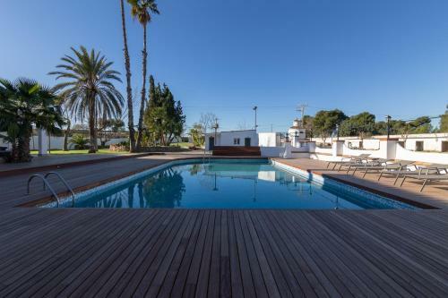 Villa Huerta 1 Manises, Jacuzzi, Sauna, Piscina
