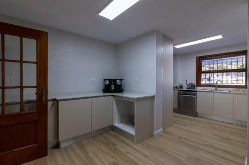 Villa Huerta 1 Manises, Jacuzzi, Sauna, Piscina