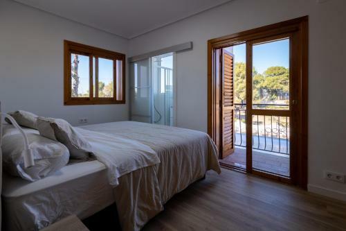 Villa Huerta 1 Manises, Jacuzzi, Sauna, Piscina