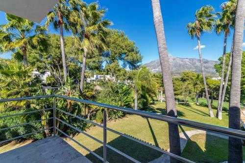 Unique *hidden Gem* Villa - Golfers Paradise Aloha