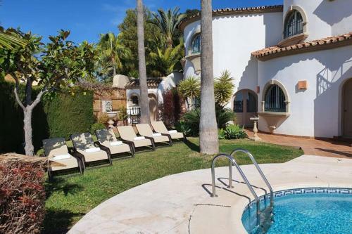 Palatial Villa In Hacienda Las Chapas, Marbella