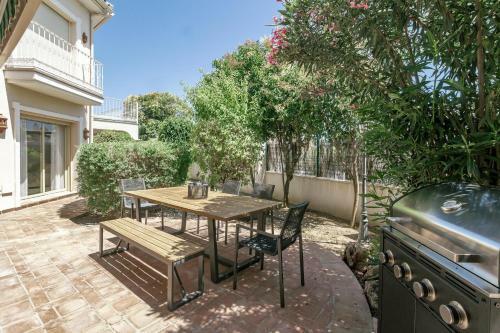Cln- Spacious 6 Bedroom Villa Next To Beach
