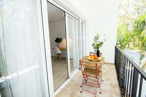Perfectly Located Beachside Apartment In Elviria Marbella