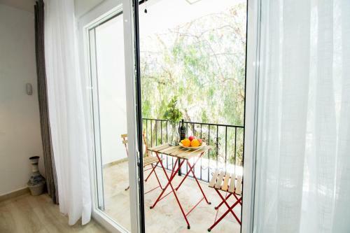 Perfectly Located Beachside Apartment In Elviria Marbella
