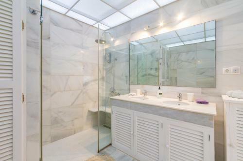 Deluxe Apartment With Jacuzzi