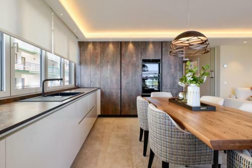 Luxury 3 Bedroom Beach Front Apartment In Marbella