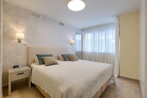 Luxury 3 Bedroom Beach Front Apartment In Marbella