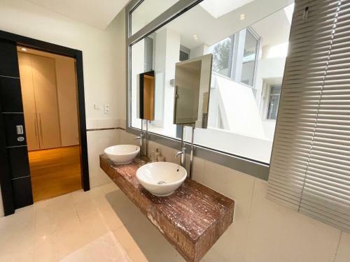 Modern Villa In Gated Complex Sierra Blanca Marbella