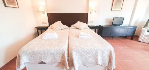 Apartamento Skol 329 ? Spacious Beachfront Studio With Sea Views