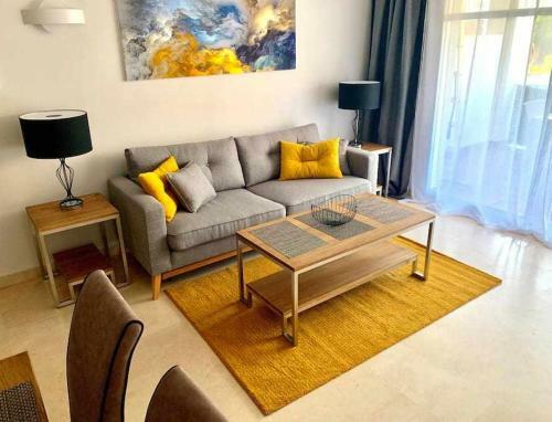 Aloha Apartamento Con Piscinas Y Parking