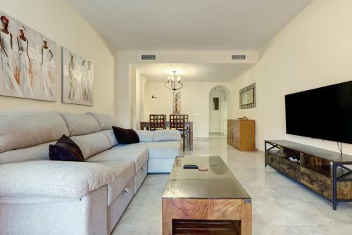 Superb 2-bed Apartment In Duquesa