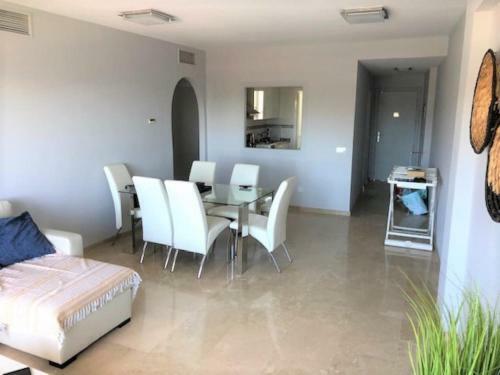 Apartamento Duquesa Suites- Superb Seaviews & Overlooking Pool