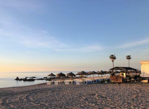 Apartamento Duquesa Suites- Superb Seaviews & Overlooking Pool