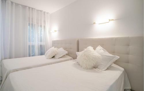 Beautiful Apartment In Marbella With 2 Bedrooms