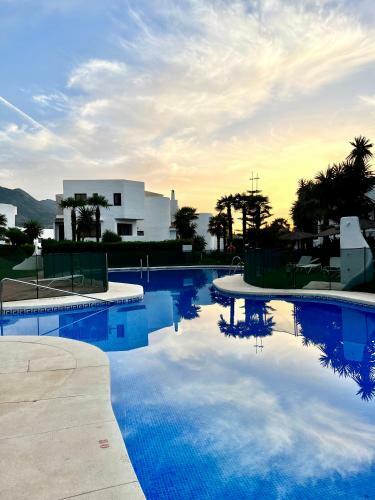 Apartamento Superb Townhouse In Golden Mile