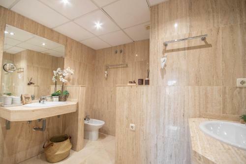 Apartamento Fabulous Property In Elviria, Marbella With 24h Security