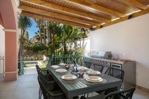 Lorea Playa, Luxury 6 Bedroom Villa With Seaview