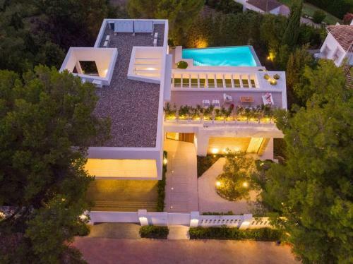 Amazing Modern Villa Located Mins From Beach Rdr234