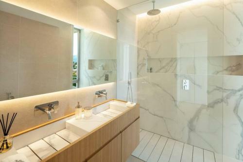 Amazing Modern Villa Located Mins From Beach Rdr234