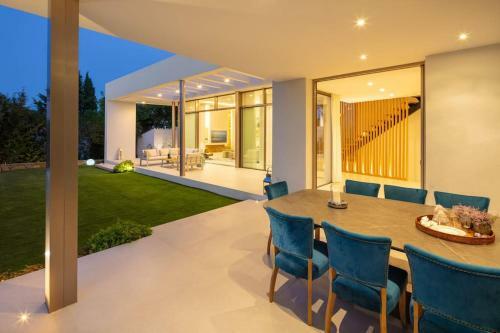 Amazing Modern Villa Located Mins From Beach Rdr234
