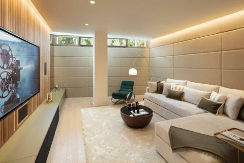 Amazing Modern Villa Located Mins From Beach Rdr234