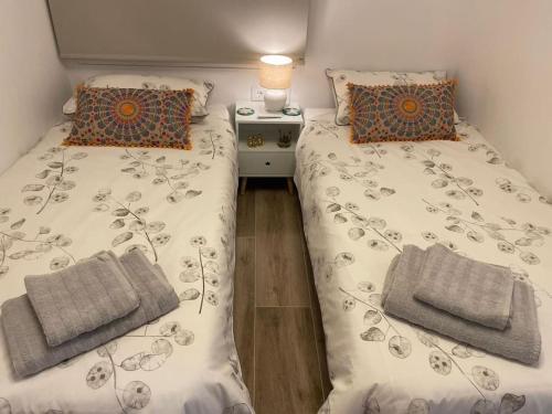 Waterfront 3 Bed Apartment, 90m From The Beach
