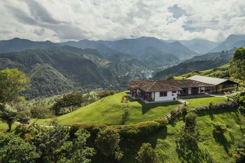 Hotel La Casa En Las Nubes