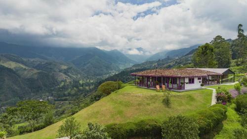 Hotel La Casa En Las Nubes
