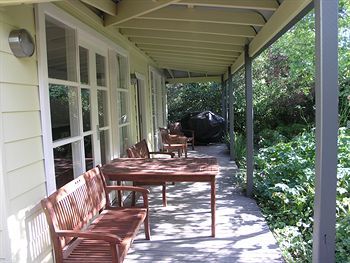 Motel Silvermere Guesthouse