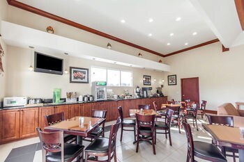 Motel Quality Inn & Suites