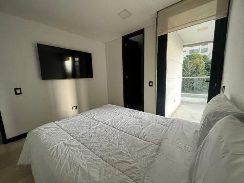 402 - Beautiful Apartament In Heart Of El Poblado