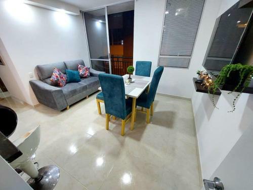 Apartamento En Condominio Con Piscina