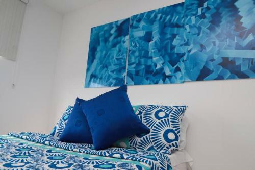 Apartamento, C�modo, Con Vista, Balc�n Y Piscina.