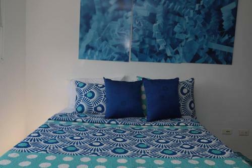 Apartamento, C�modo, Con Vista, Balc�n Y Piscina.