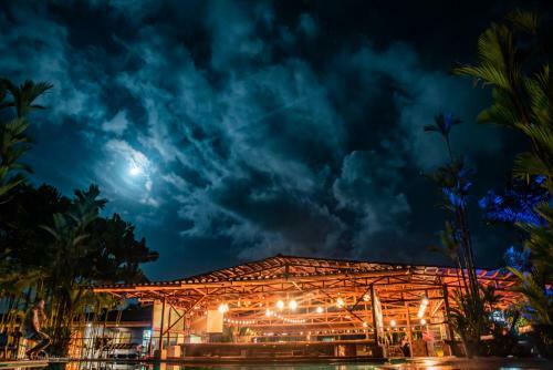 Hostal Arenal Backpackers Resort