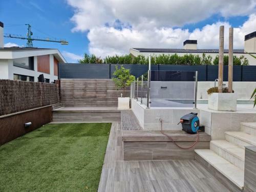Beach House With Swimming Pool