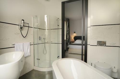 Hotel A�va
