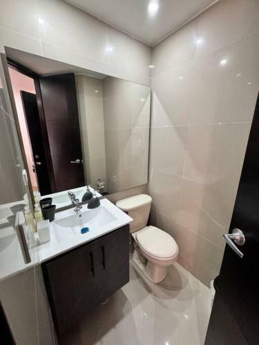 Apartamento En Laureles Con Balc�n