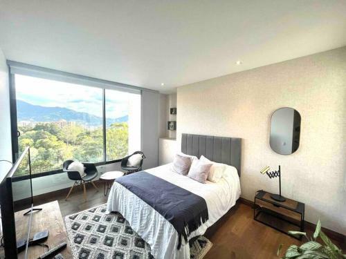 Luxury Apartment In Poblado- Roof Jacuzzi