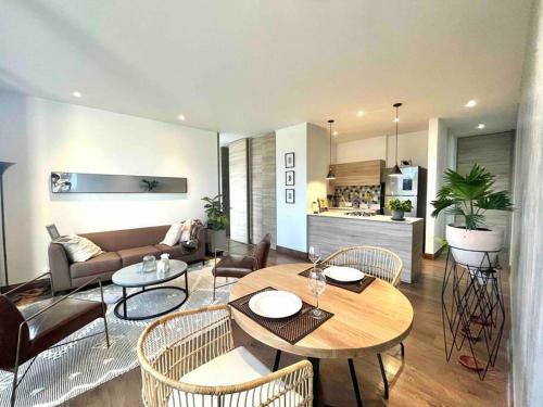 Luxury Apartment In Poblado- Roof Jacuzzi