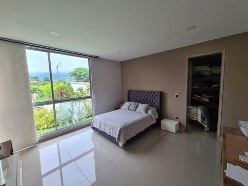 Casa Las Margaritas, Combia