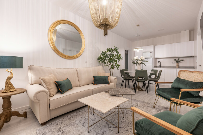 Apartamentos Puerta Elvira Suites 3000