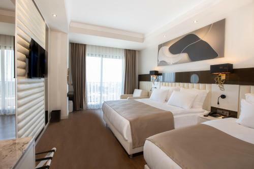 Serenity Queen Hotel